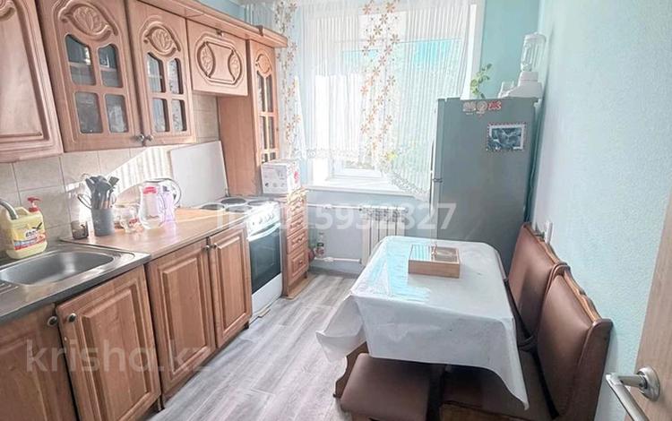 2-комнатная квартира · 60 м² · 6/9 этаж, мкр Юго-Восток, Гапеева 9 — 30 микрорайон за 150 000 ₸ в Караганде, Казыбек би р-н — фото 2