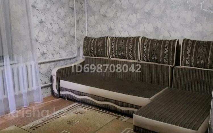 1-комнатная квартира · 40 м² · 2/5 этаж, 2 микрорайон 11 — В доме где магазин сказка за 110 000 ₸ в Чапаево — фото 2