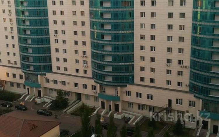 1-комнатная квартира, 52 м², 10/24 этаж посуточно, Сарайшык 5 за 12 000 〒 в Астане, Есильский р-н — фото 2