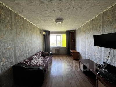 3-комнатная квартира · 62 м² · 5/5 этаж, Майкудук, 15й микрорайон за 10.5 млн 〒 в Караганде, Алихана Бокейханова р-н