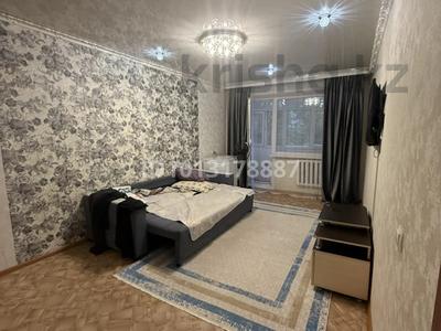 2-бөлмелі пәтер · 48 м² · 4/5 қабат, 16-шағынаудан 49, бағасы: 14 млн ₸ в Караганде, Алихана Бокейханова р-н