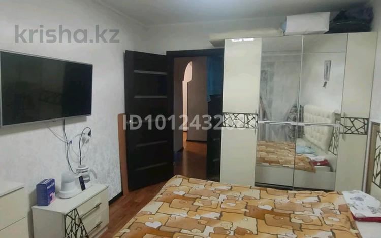 3-бөлмелі пәтер · 67 м² · 8/9 қабат, мкр Кунаева 25, бағасы: 25 млн ₸ в Уральске — фото 2