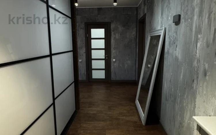 2-комнатная квартира · 74 м² · 9/9 этаж, мкр Кадыра Мырза-Али 30/2 за 260 000 〒 в Уральске — фото 2