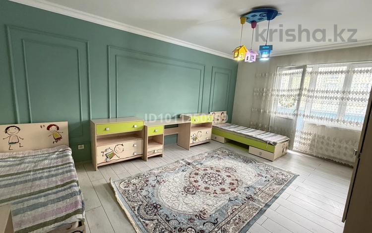 3-бөлмелі пәтер · 79 м² · 3/12 қабат, Ақбұлақ ш/а. 7 — По Раимбека за магазином Смол, бағасы: 300 000 ₸ в Алматы, Алатауский р-н — фото 2