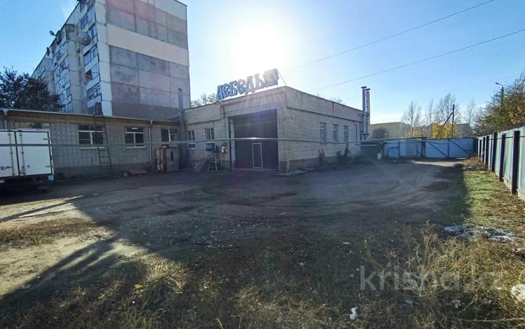 Свободное назначение, офисы, магазины и бутики, склады, общепит · 1500 м² за 1 млн ₸ в Уральске — фото 2