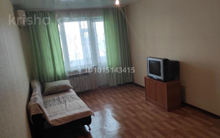 1-комнатная квартира · 35 м² · 5/5 этаж, мкр 5 101 — Детские товары за 9.3 млн ₸ в Актобе — фото 2
