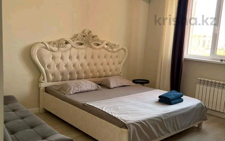 1-комнатная квартира · 60 м² · 3/10 этаж, мкр Нурсая, Абулхайр-хана 51 А за 12 000 ₸ в Атырау — фото 2