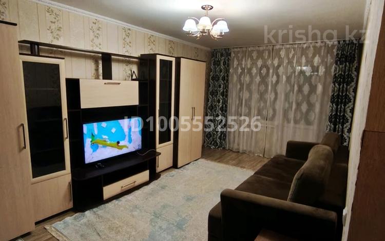 2-комнатная квартира · 45 м² · 2/4 этаж, мкр №1 за 240 000 ₸ в Алматы, Ауэзовский р-н — фото 2