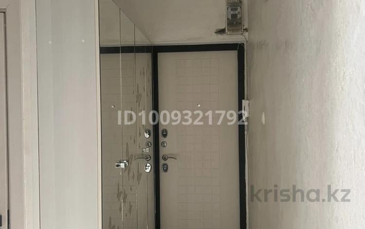 3-комнатная квартира · 67 м² · 4/5 этаж, мкр Акбулак за 18 млн ₸ в Таразе — фото 2