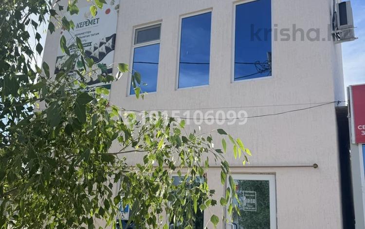 Дүкендер мен бутиктер, қоғамдық тамақтану орны · 100 м², бағасы: 350 000 ₸ в Атырау, мкр Привокзальный-1 — фото 2