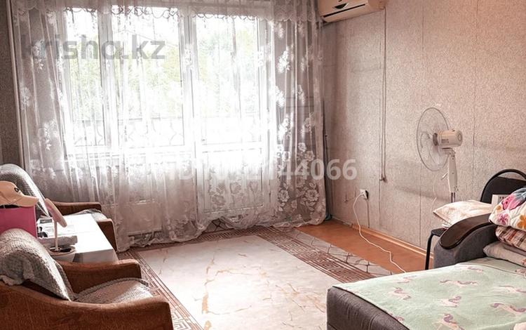 1 комната · 30 м² · 4/5 этаж, мкр Тастак-1 за 75 000 ₸ в Алматы, Ауэзовский р-н — фото 2