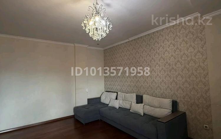 3-бөлмелі пәтер · 103 м² · 8/10 қабат, мкр Аксай-1А 27б, бағасы: 350 000 ₸ в Алматы, Ауэзовский р-н — фото 2