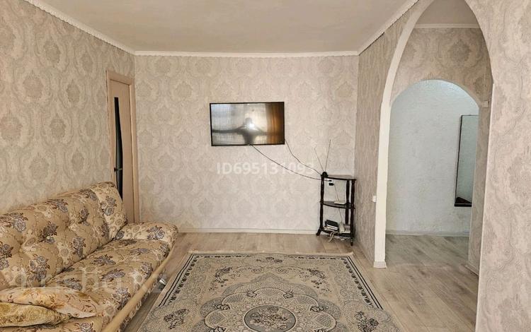 2-комнатная квартира · 44.5 м² · 1/3 этаж, Улытауская за 9 млн ₸ в Жезказгане — фото 2