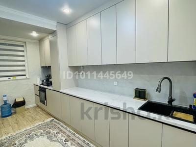 3-бөлмелі пәтер · 70.9 м² · 3/5 қабат, 12-й мкр 50 — Гимназия мектеп, анвар, дана, ТРК актау, бала-бақша, бағасы: 24 млн ₸ в Актау