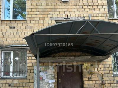 3-комнатная квартира · 50 м² · 1/5 этаж, мкр Михайловка — Крылова за 18 млн 〒 в Караганде, Казыбек би р-н