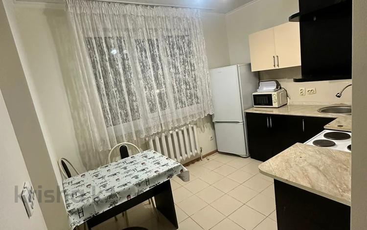 2-комнатная квартира, 60 м², 11/14 этаж помесячно, Сейфулина 41