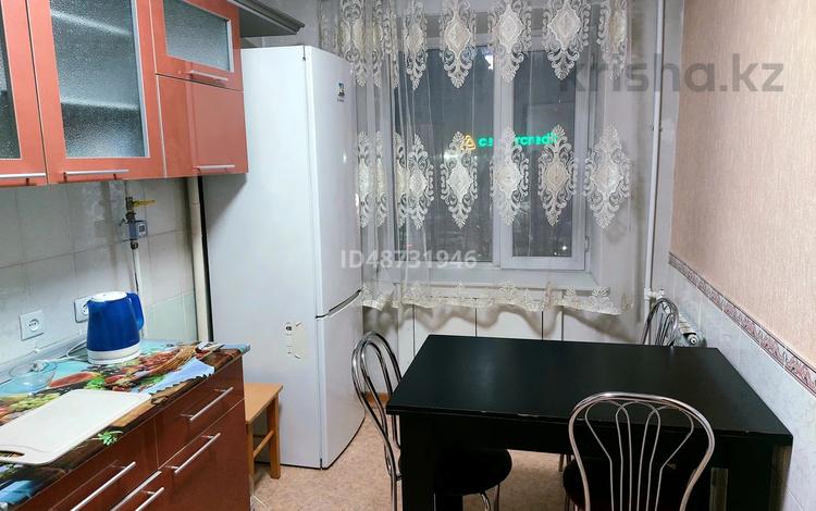 2-комнатная квартира, 50 м², 3 этаж посуточно, Бухар жырау 63/2 за 12 000 〒 в Караганде, Казыбек би р-н — фото 18