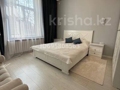 Аренда квартир посуточно в Жамбылской обл.: 2-комнатная квартира · 56 м² · 2/3 этаж, Абая 117 — Уг.ул Толе би, внизу кафе Global coffee за 15 000 〒 2-комнатная квартира · 56 м² · 2/3 этаж, Абая 117 — Уг.ул Толе би, внизу кафе Global coffee за 15 000 〒 в Таразе