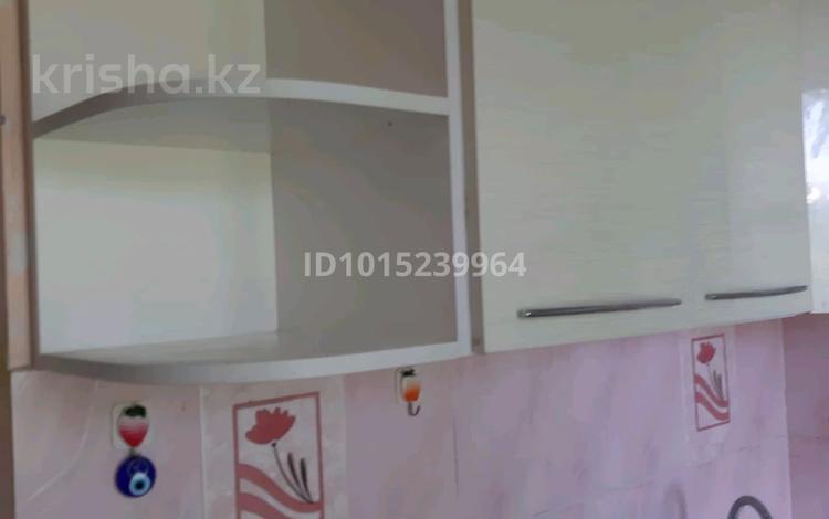 3-комнатная квартира · 61 м² · 4/5 этаж, 5 микрорайон 2а — Городская больница за 150 000 ₸ в Конаеве — фото 2