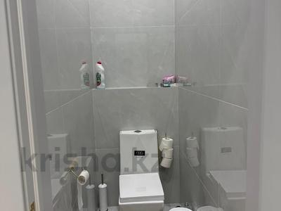 2-комнатная квартира · 56 м² · 3/9 этаж, мкр 12 32 за 19 млн 〒 в Актобе