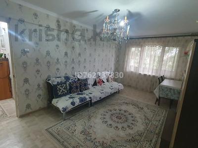 3-бөлмелі пәтер · 56 м² · 2/5 қабат, Центральный ш/а., Азаттык 169 б — Возле педколледжа напротив суд, бағасы: 15.5 млн ₸ в Атырау, мкр Центральный