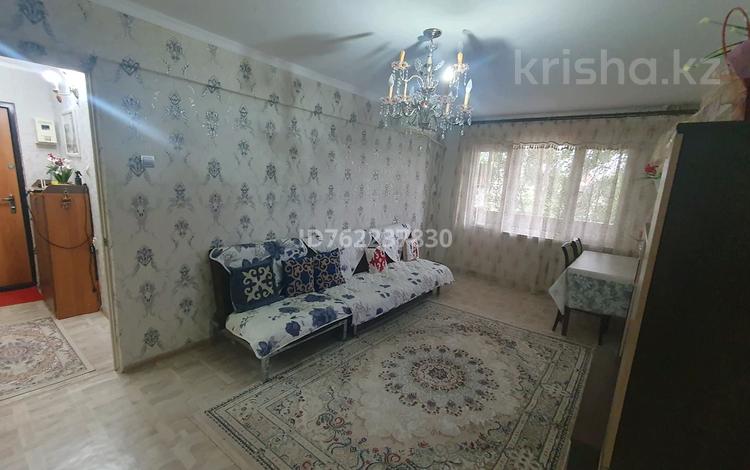 3-комнатная квартира · 56 м² · 2/5 этаж, мкр Центральный, Азаттык 169 б — Возле педколледжа напротив суд за 15.5 млн 〒 в Атырау — фото 2