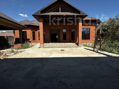 Жеке үй · 6 бөлме · 348 м² · 10 жүзд., Акжайык 16д, бағасы: 95 млн ₸ в 