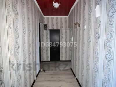 2-комнатная квартира, 66 м², 3/3 этаж, Медицинская 62 за 11.2 млн 〒 в Караганде, Алихана Бокейханова р-н