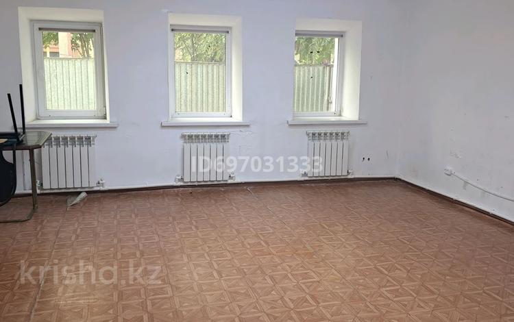 Жеке үй · 3 бөлме · 100 м², Сейфуллина 33/1, бағасы: 100 000 ₸ в Уральске — фото 37