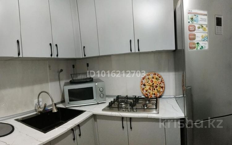 2-комнатная квартира · 60 м² · 5/5 этаж, мкр Талас за 160 000 ₸ в Таразе — фото 2