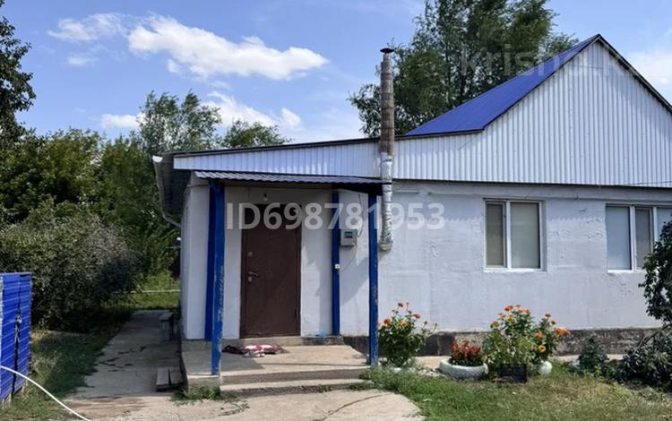 Отдельный дом · 4 комнаты · 100 м² · 16 сот., мкр Айгуль, Вишневая 319 — Рядом 1001 ночь, шах сарай за 18 млн ₸ в Уральске — фото 15