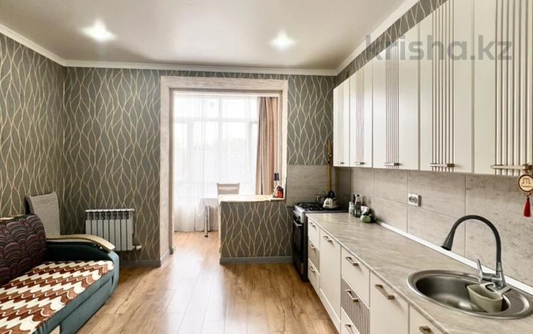 2-комнатная квартира · 88.7 м² · 3/5 этаж, привокзальная за 31.9 млн ₸ в Уральске — фото 2