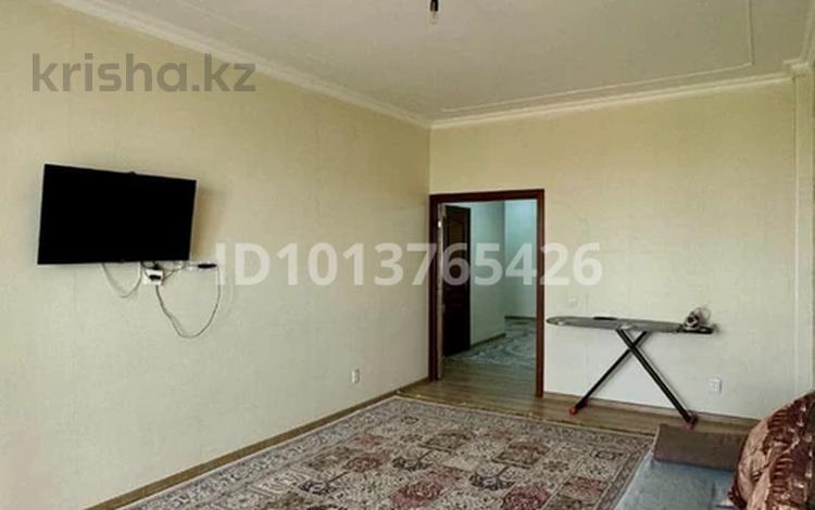 2-бөлмелі пәтер · 83.9 м² · 8/10 қабат, 18-шағынаудан 78А, бағасы: 35 млн ₸ в Шымкенте, Аль-Фарабийский р-н — фото 2