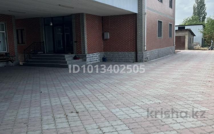 Жеке үй · 10 бөлме · 300 м², Байболова 282, бағасы: 65 млн ₸ в Байдибек би — фото 2