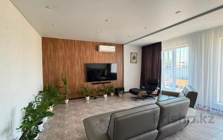 Отдельный дом · 4 комнаты · 117.8 м² · 10 сот., мкр Жулдыз за 60 млн ₸ в Уральске — фото 4