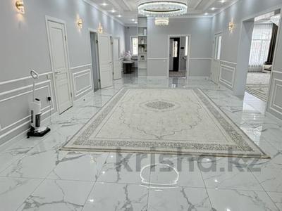 Отдельный дом · 5 комнат · 272 м² · 12 сот., Гринько 45 за 130 млн ₸ в Уральске
