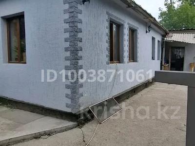 Отдельный дом · 3 комнаты · 56 м² · 6 сот., Доспамбет Жырау 12 — Остановка Граница уг. ул. Суюнбая за 32 млн ₸ в Кенена Азербаева (Покровка)