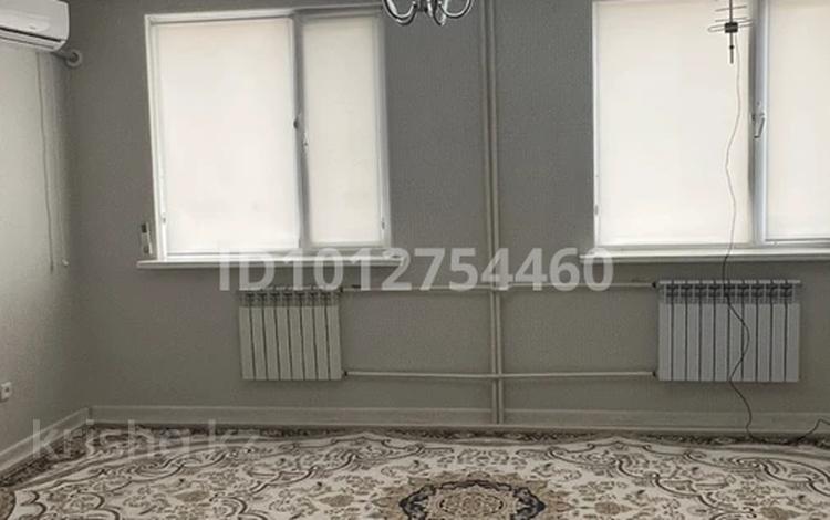 2-комнатная квартира · 80 м² · 2/5 этаж, 19-й мкр 14 за 150 000 ₸ в Актау — фото 2