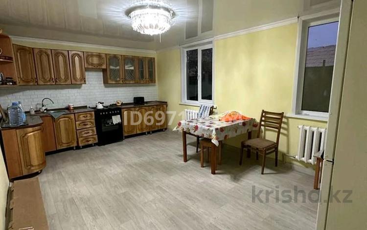 Отдельный дом · 15 комнат · 500 м² · 15 сот., Космонавтов 19 — Шашубай озерный за 15 млн 〒 в Балхаше — фото 6