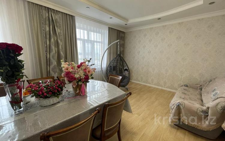 3-комнатная квартира · 119.1 м² · 9/9 этаж, Пр. Шахтеров за 75 млн ₸ в Караганде, Казыбек би р-н — фото 2