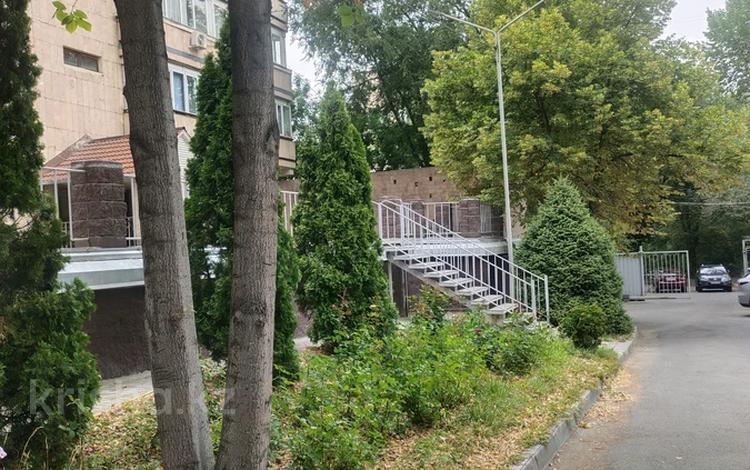 6-комнатная квартира · 237 м² · 2/5 этаж, мкр Самал-2 12 за 1.5 млн 〒 в Алматы, Медеуский р-н — фото 2