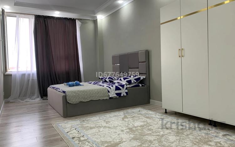 3-комнатная квартира, 105 м², 3 этаж, Сатпаева 39 а