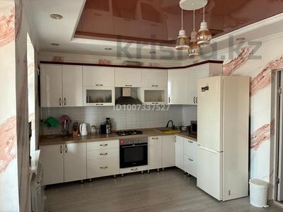 4-комнатная квартира · 140.5 м² · 3/3 этаж, Арай-16 20 за 400 000 〒 в 