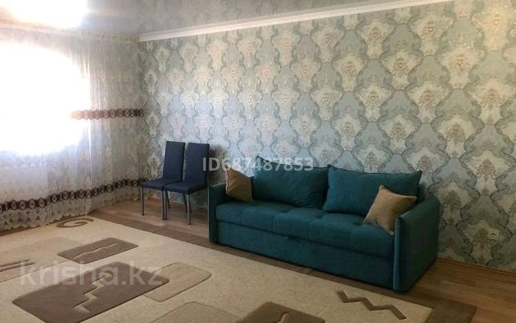 3-комнатная квартира · 90 м² · 11/16 этаж, Мкр «Самал» 5 — Возле набережной за 300 000 ₸ в Астане, Сарыарка р-н — фото 2
