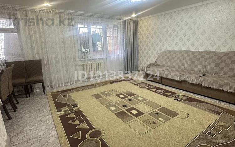 3-бөлмелі пәтер · 77 м² · 4/5 қабат, Энергетиков 46А — Ауезова-Энергетиков, бағасы: 18 млн ₸ в Экибастузе — фото 2