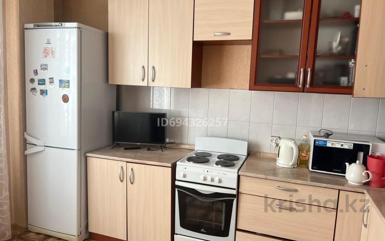 3-бөлмелі пәтер · 81 м² · 1/10 қабат, мкр Юго-Восток, Сарыарка 31, бағасы: 32 млн ₸ в Караганде, Казыбек би р-н — фото 2