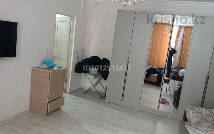 1-бөлмелі пәтер · 39 м² · 2/8 қабат, Байтурсынова 53 — рядом НҰРЛЫ ЖОЛ ВАКЗАЛ САУДА ҮЙІ ЖІБЕК ЖОЛ МЕКТЕП БИНОМ АЯЛДАМА ҚАСЫН, бағасы: 23.5 млн ₸ в Астане — фото 2
