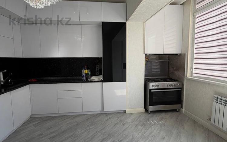 3-бөлмелі пәтер · 110 м² · 5/8 қабат, 19-ш/а. 45, бағасы: 38.9 млн ₸ в Актау, 19-й мкр — фото 2