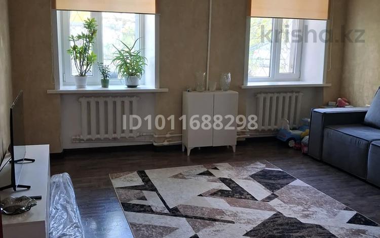 2-комнатная квартира · 60 м² · 1/3 этаж, Майкудук, магнитогорская 35 за 13.8 млн ₸ в Караганде, Алихана Бокейханова р-н — фото 2