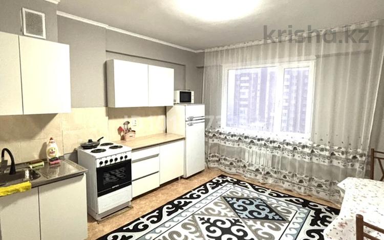 1-комнатная квартира · 43 м² · 6/9 этаж, Аль-Фараби 34 за 9 000 ₸ в Усть-Каменогорске — фото 2